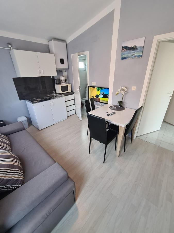 Apartments Lana - 30 M From The Sea Seline Exterior foto