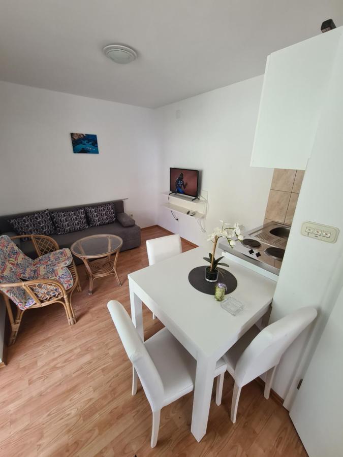 Apartments Lana - 30 M From The Sea Seline Exterior foto