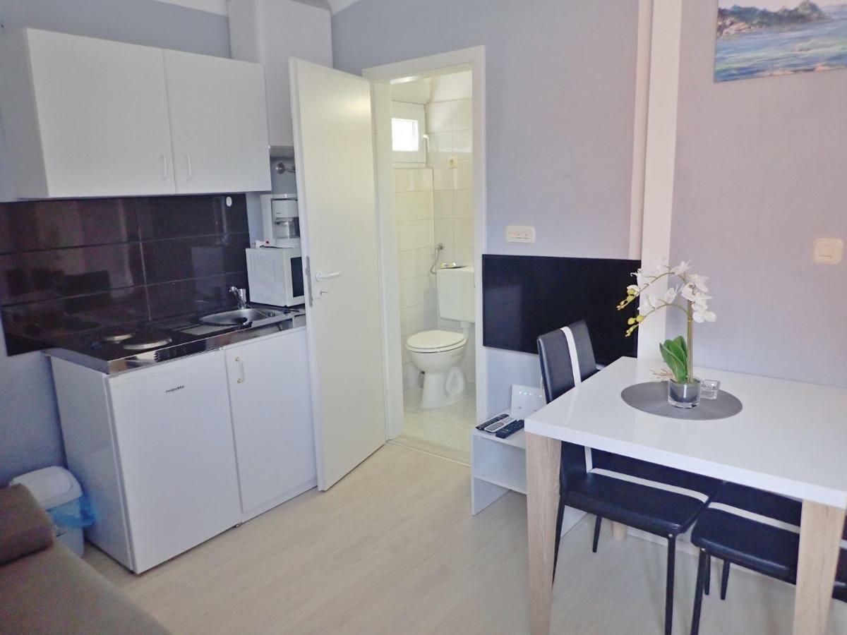 Apartments Lana - 30 M From The Sea Seline Quarto foto
